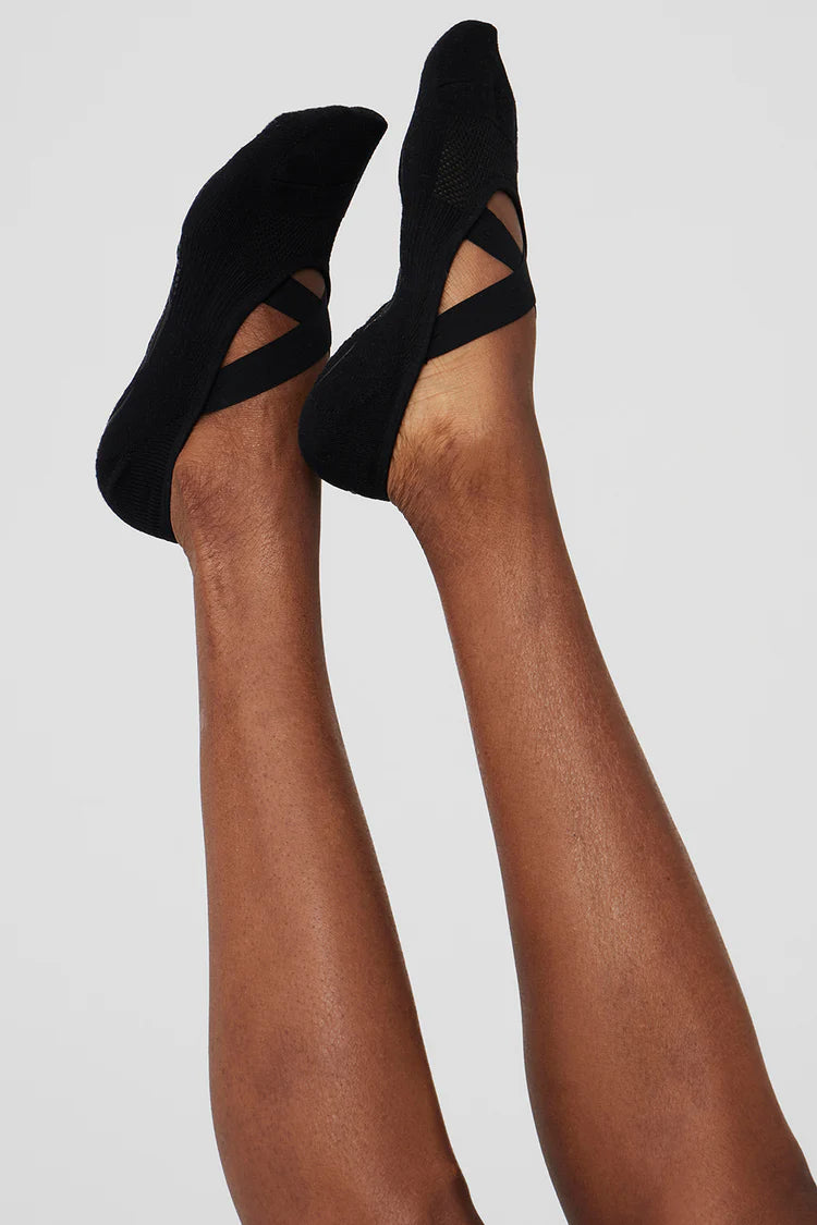 Alo Yoga Women's Pivot Barre Sock - Mrs. Porter