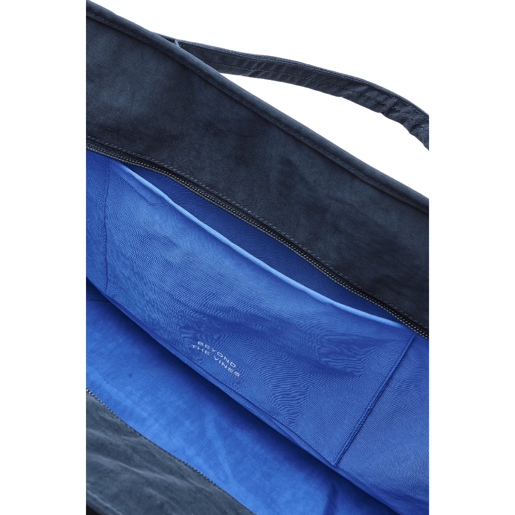 Beyond The Vines BTV Crunch Carryall 03 - Mrs. Porter