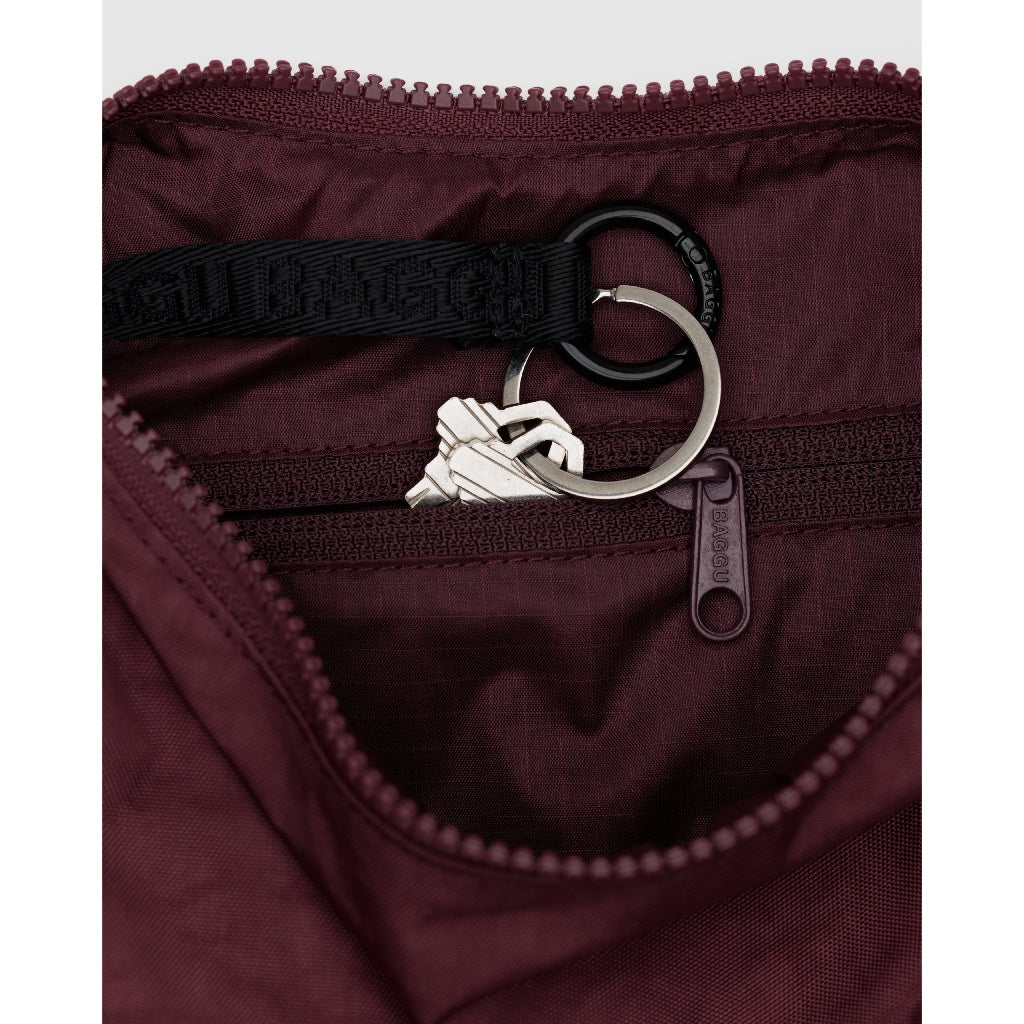BAGGU - SMALL NYLON CRESCENT BAG