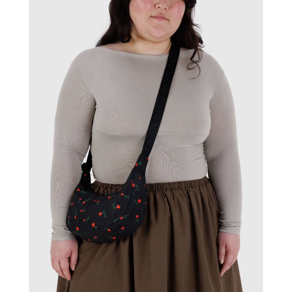 BAGGU - SMALL NYLON CRESCENT BAG