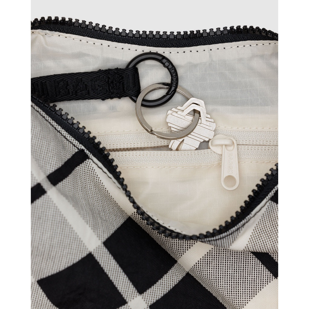 BAGGU - SMALL NYLON CRESCENT BAG
