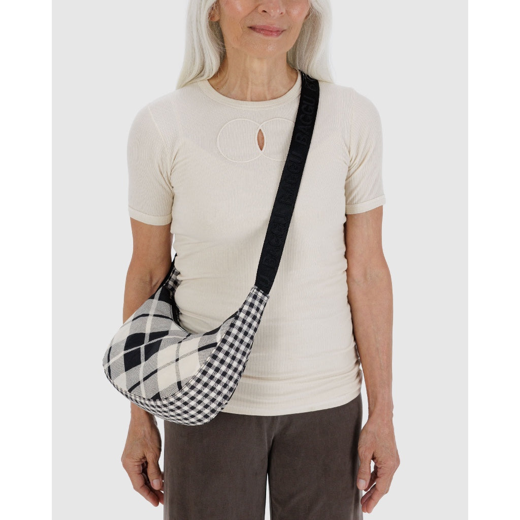BAGGU - SMALL NYLON CRESCENT BAG