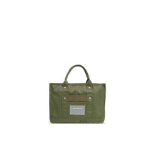 Beyond The Vines BTV Crunch Carryall 01 - Mrs. Porter